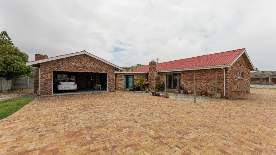 3 Bedroom Property for Sale in Struisbaai Western Cape